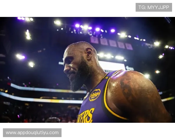 nba：NBA季后赛激战正酣，实时体育直播带你身临其境