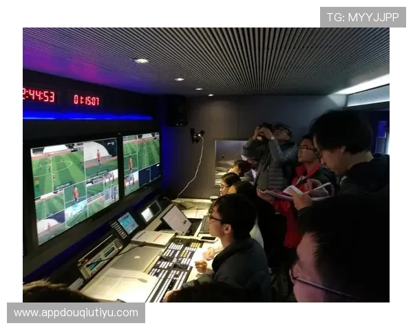 斗球直播tvapp下载官方渠道，确保安全稳定观看精彩足球比赛直播